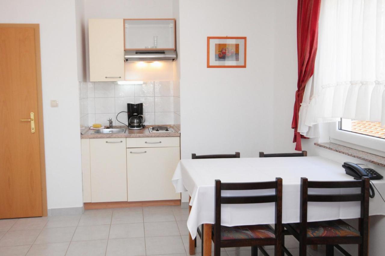 Apartments And Rooms By The Sea Vinjerac, Zadar - 3248 المظهر الخارجي الصورة